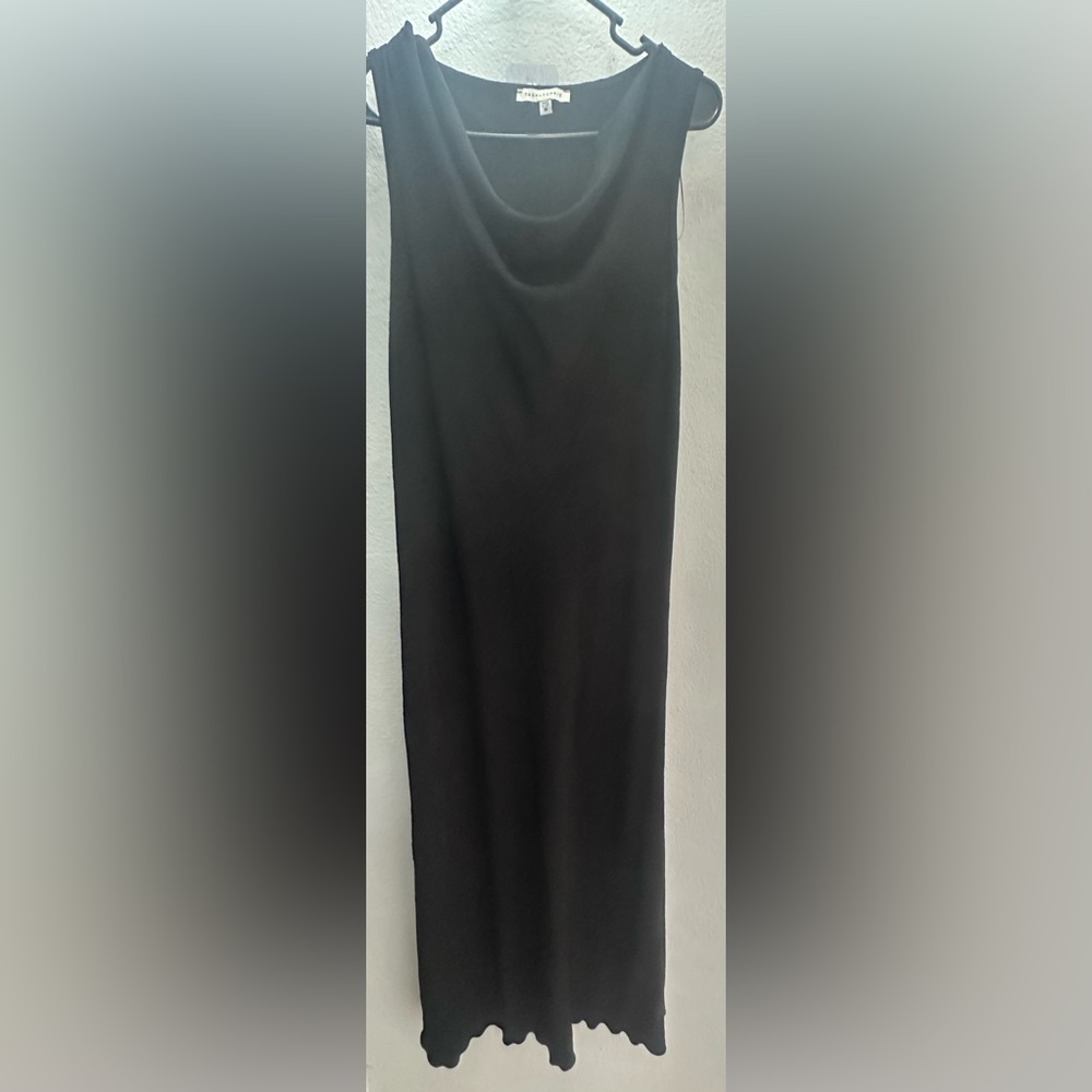 Elegant Black Pencil Dress - Picture 2 of 7